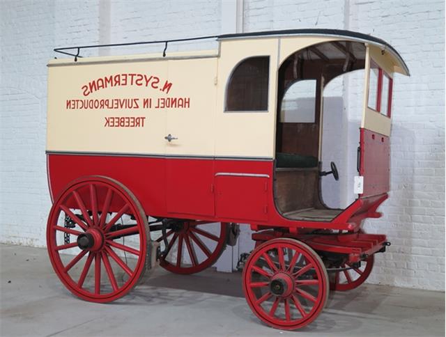 Handelswagen met gesloten bagagecabine en halfopen koetsiercabine, Karrenmuseum Essen